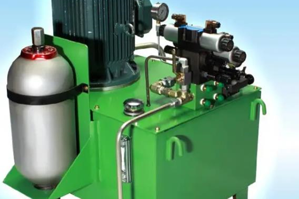 如何確定蓄能器的充氮壓力？按這些步驟進行！ 圖1